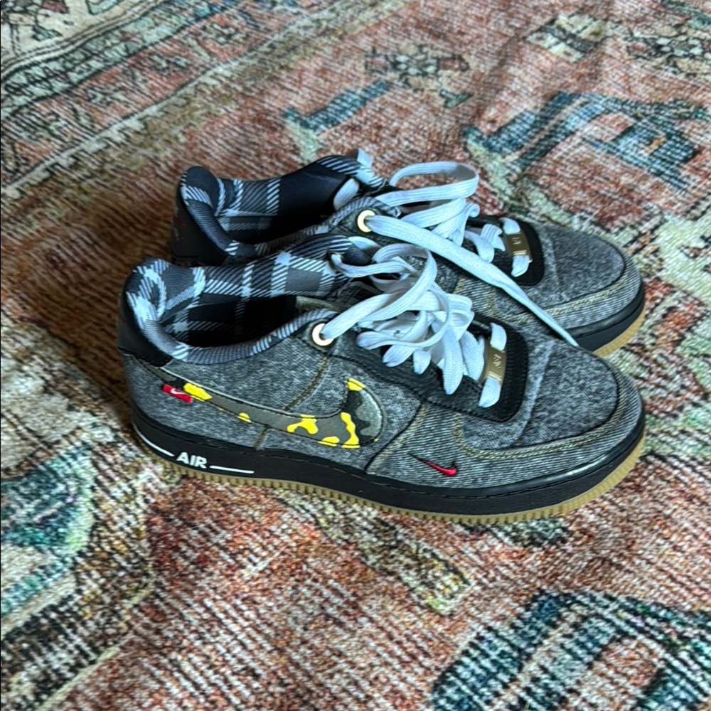 Nike Gray and Red Athletic Shoes with Sleek Design